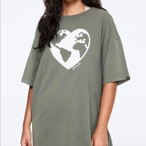 VIctoria's Secret PINK Earth Day One Size Tee